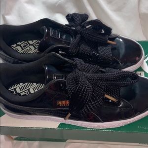 Basket Heart Patent Pumas (Womens)